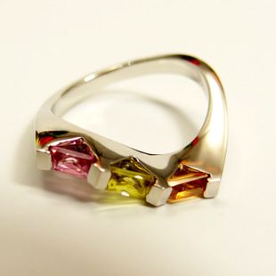 三色彩色水晶小戒指18k彩宝女戒水贝工厂珠宝批发